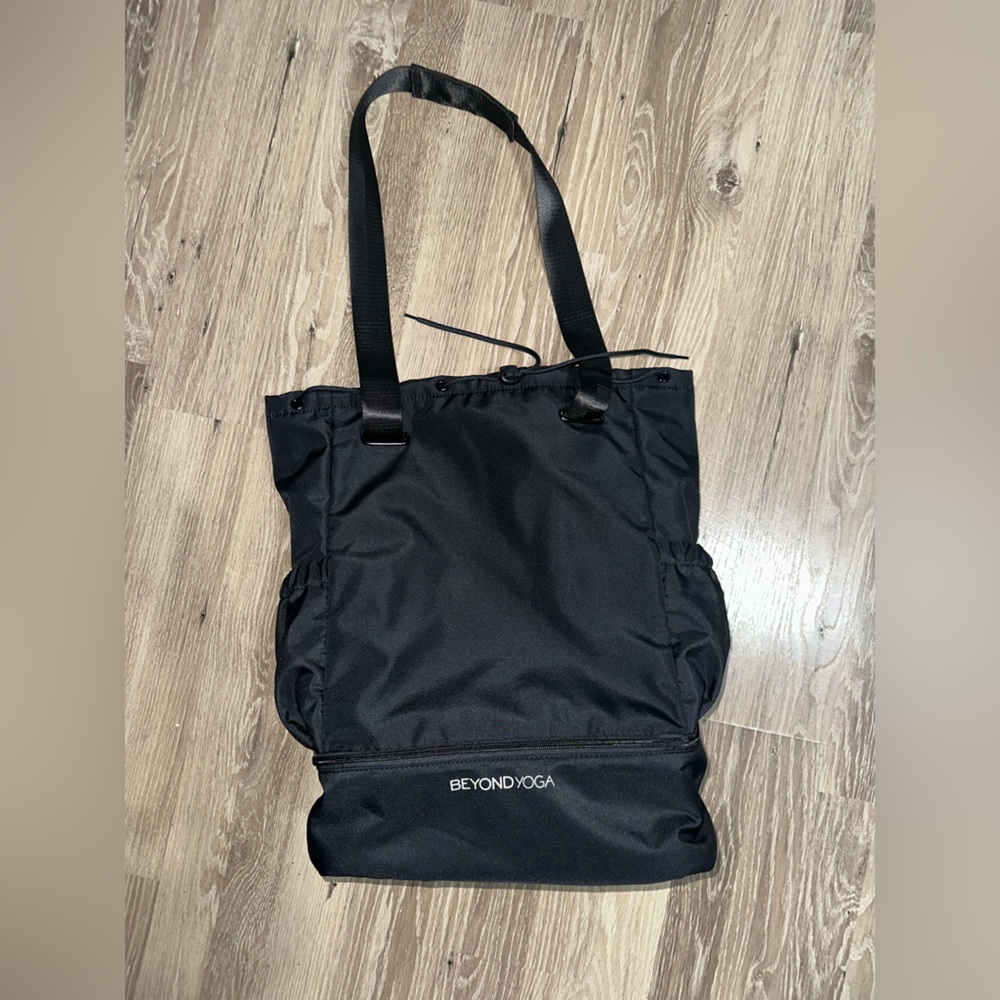 Beyond Yoga Convertible Gym‎ Bag Black - Picture 7 of 8